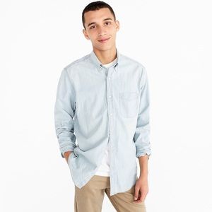 SOLD 🚫 J. CREW Light Wash Chambray Shirt Denim L
